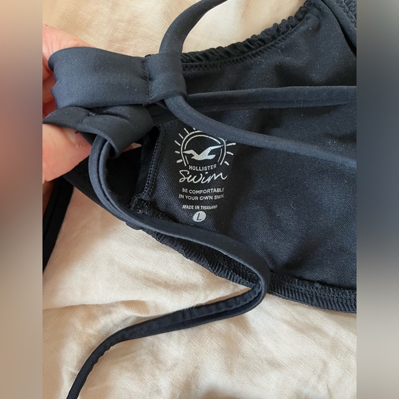 Hollister Scrunch Bikini Set - Picture 6 of 6